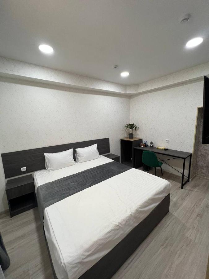 Hotel Sevinch Tasken Kültér fotó