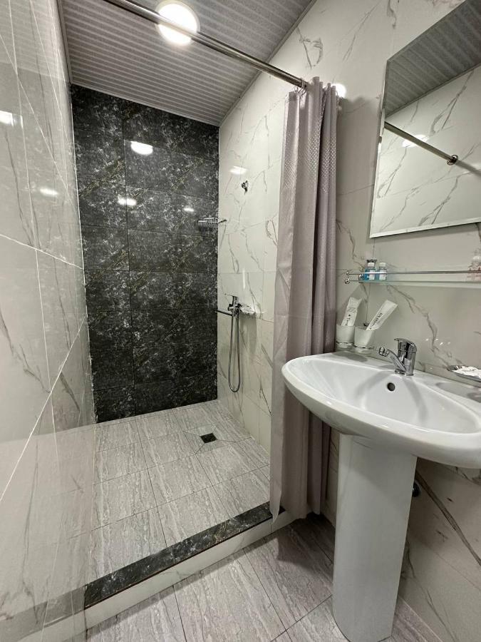 Hotel Sevinch Tasken Kültér fotó
