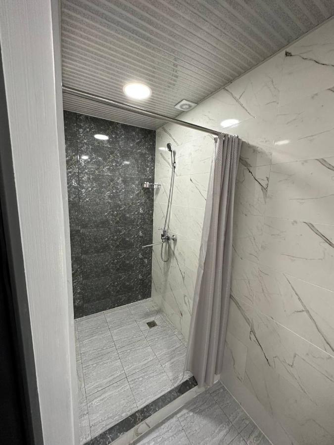 Hotel Sevinch Tasken Kültér fotó